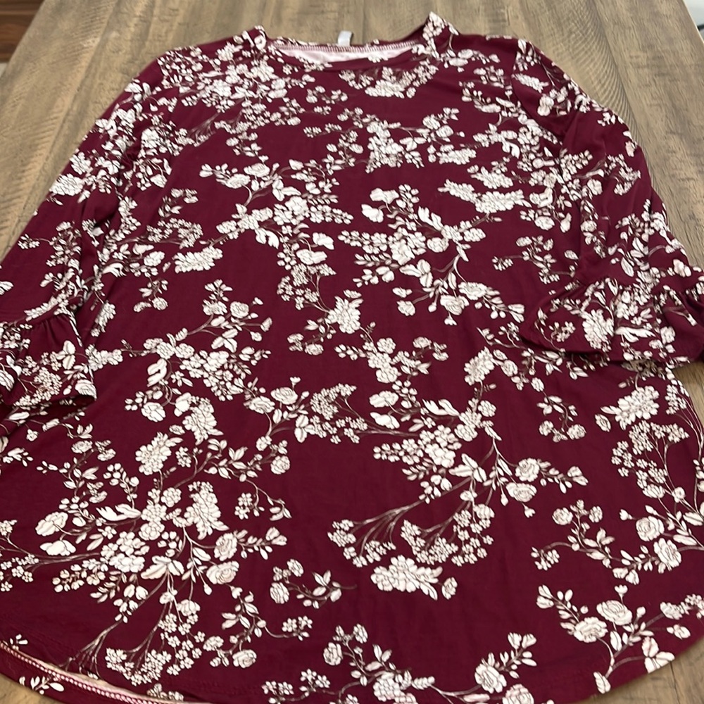 66 Acting Pro size Large floral shirt